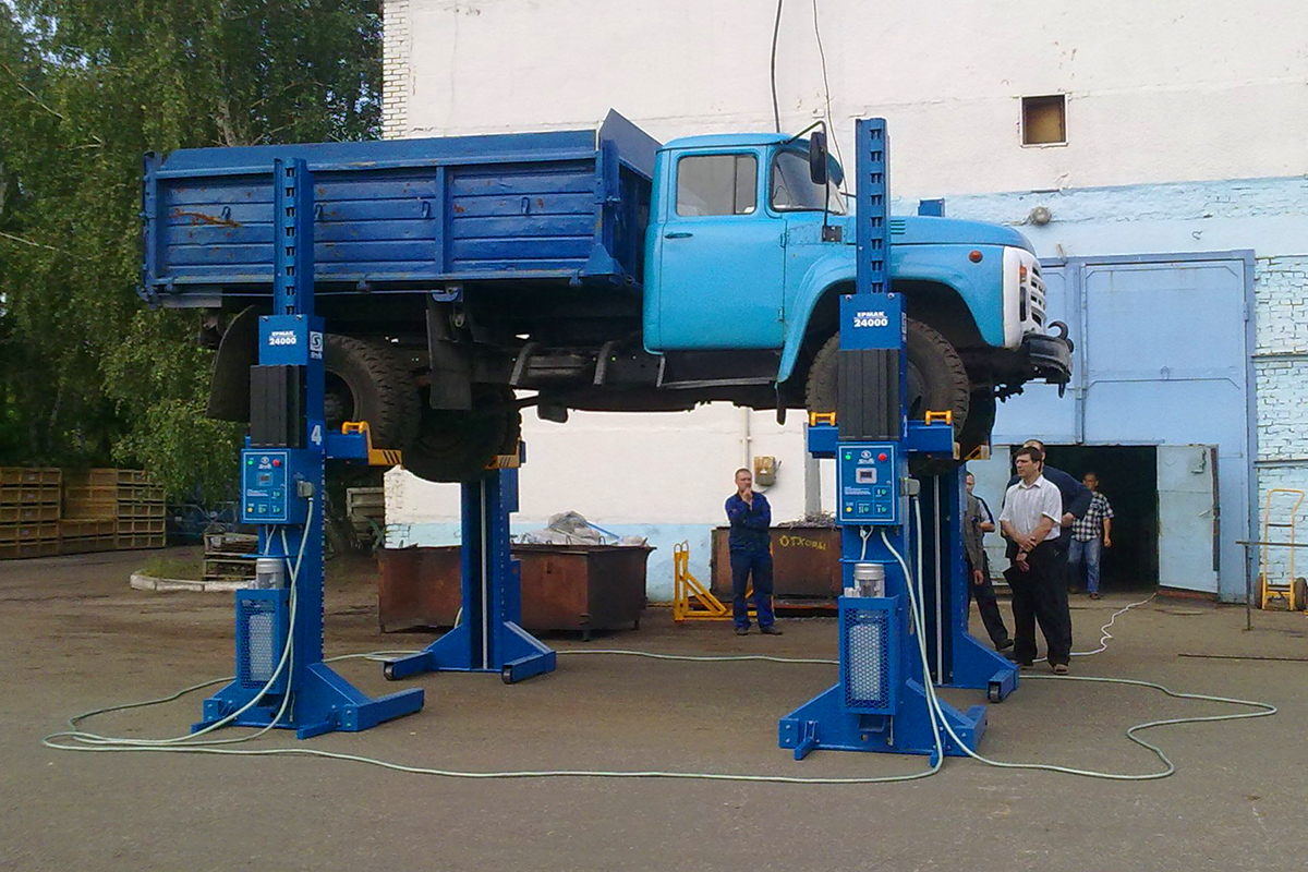 Обновленный грузовой подъемник ПГП-24000/4 – инновационная система синхронизации